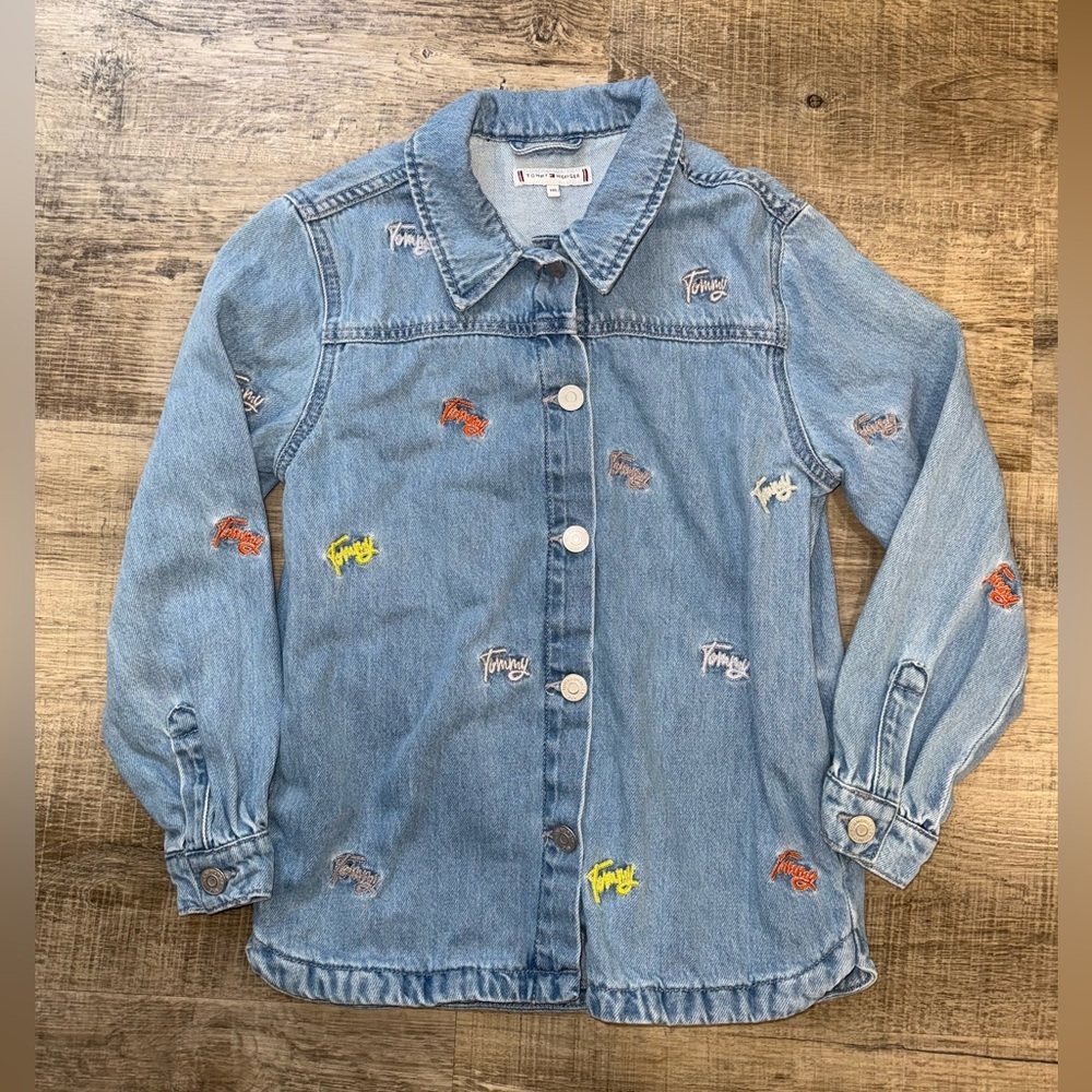 TOMMY HILFIGER Children’s Tommy Embroidered denim overshirt light wash Size 10